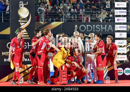 Belgien feiert den Sieg nach dem FIH-Weltcup-Finale zwischen Belgien und den Niederlanden am 16. Dezember 2018 im Kalinga-Stadion in Bhubaneswar, Indien. (Foto von NurPhoto) Stockfoto