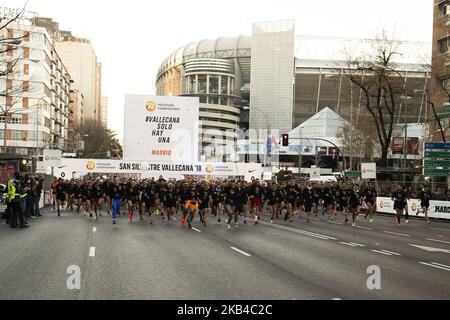 Amateurläufer San Silvestre Vallecana Rennen in Madrid, Spanien, 31. Dezember 2018. Dieser Spaßlauf wird drei Stunden vor dem internationalen Rennen von San Silvestre Vallecana organisiert, bei dem die internationalen Profisäufer gegeneinander starten. Insgesamt 42.500 Läufer, darunter Profisportler und Amateursportler, nehmen an dem traditionellen und berühmten 10-km-Rennen von Madrid mit dem Namen „San Silvestre Vallecana“ Teil, das jedes Jahr am 31.. Dezember, dem St. Silvestre saint's Day, in der spanischen Hauptstadt stattfindet. (Foto von Oscar Gonzalez/NurPhoto) Stockfoto