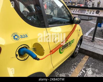 Ein Elektrofahrzeug ist am 7. Januar 2019 in Mailand, Italien, zu sehen. Ein Sharen'go-Carsharing droht Italien zu verlassen, wenn seine Autos von den staatlichen Anreizen 2019 für Elektrofahrzeuge ausgeschlossen werden. (Foto von Mairo Cinquetti/NurPhoto) Stockfoto