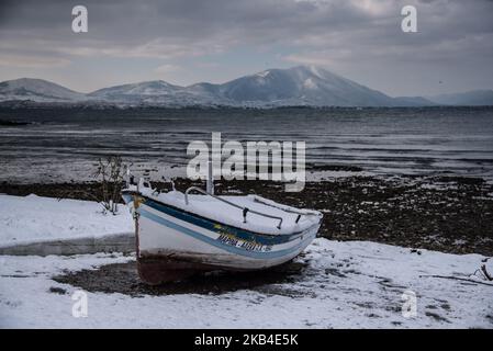 Das Wetterphänomen 'Tilemachos' mit Schneefall sogar am Strand von Nea Artaki / Chalkida auf der Insel Euboea in Griechenland am 8. Januar 2019. (Foto von Wassilios Aswestopoulos/NurPhoto) Stockfoto