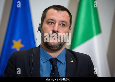 Stellvertretender Ministerpräsident Italiens Matteo Salvini bei der Pressekonferenz mit dem polnischen Innenminister Joachim Brudzinski im Innenministerium in Warschau, Polen, am 9. Januar 2019 (Foto: Mateusz Wlodarczyk/NurPhoto) Stockfoto