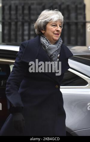 Die britische Premierministerin Theresa May kommt in der Downing Street an, als sie am 14. Januar 2019 in Stoke-on-Trent in London, Großbritannien, eine Rede hielt. (Foto von Alberto Pezzali/NurPhoto) Stockfoto