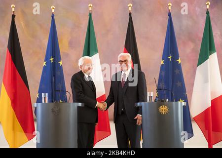 Der deutsche Bundespräsident Frank-Walter Steinmeier (R) und der italienische Staatspräsident Sergio Mattarela (L) sind bei einer Pressekonferenz am 18. Januar 2019 im Schloss Bellevue in Berlin zu sehen. (Foto von Emmanuele Contini/NurPhoto) Stockfoto