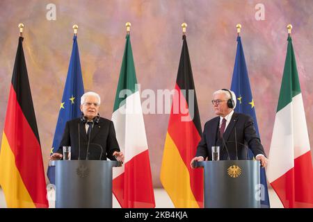 Der deutsche Bundespräsident Frank-Walter Steinmeier (R) und der italienische Staatspräsident Sergio Mattarela (L) sind bei einer Pressekonferenz am 18. Januar 2019 im Schloss Bellevue in Berlin zu sehen. (Foto von Emmanuele Contini/NurPhoto) Stockfoto