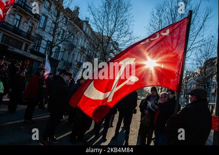 Januar 19., Brüssel. In Brüssel versammelten sich Menschen zum Gedenken an den 100.. Jahrestag des Mordes an der kommunistischen Schriftstellerin, Pazifistin und radikalen Inspiration Rosa Luxemburg und Karl Liebknecht. Das Treffen fand an der Kreuzung der Avenue de Stalingrad und des Place Rouppe statt, wo eine Gedenktafel für Rosa Luxemburg angebracht ist. (Foto von Romy Arroyo Fernandez/NurPhoto) Stockfoto