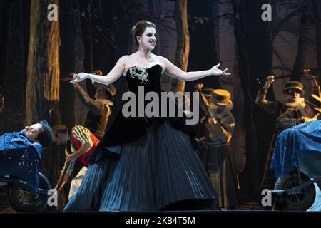 Schauspieler während der Aufführung der Oper DER SCHLAF EINER SOMMERNACHT (el sueno de una noche de verano) im Teatro de la Zarzuela in Madrid. 23. Januar 2019 (Foto von Oscar Gonzalez/NurPhoto) Stockfoto