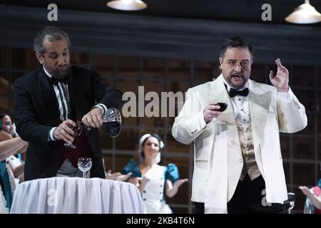 Schauspieler während der Aufführung der Oper DER SCHLAF EINER SOMMERNACHT (el sueno de una noche de verano) im Teatro de la Zarzuela in Madrid. 23. Januar 2019 (Foto von Oscar Gonzalez/NurPhoto) Stockfoto