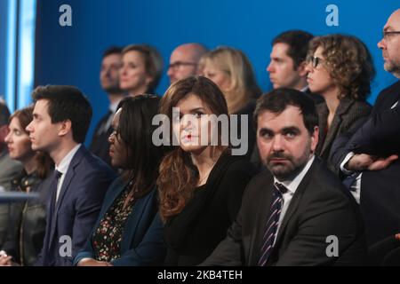 Die dem Premierminister, Marlene Schiappa (C), und der französischen Parlamentsabgeordneten der Partei La Republique en Marche (LREM), Laetitia Avia (3 L), beigeordnete französische Juniorministerin, nehmen in Paris an einem Geständnis der Partei La Republique en Marche (LREM) Teil, Am 24. Januar 2019. (Foto von Michel Stoupak/NurPhoto) Stockfoto