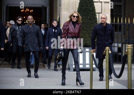 Sängerin Celine Dion wird am 24. Januar 2019 in Paris, Frankreich, aus dem GIVENCHY-Bürogebäude in der Avenue George V gesehen. (Foto von Mehdi Taamallah/NurPhoto) Stockfoto