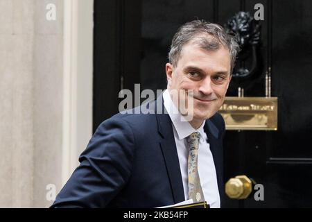 Der parlamentarische Finanzminister (Chief Whip) Julian Smith verlässt das Amt nach einer Kabinettssitzung in der Downing Street 10 im Zentrum von London, Großbritannien, am 29. Januar 2019. Heute werden die Abgeordneten über Theresa Mays „Plan B“ zum Brexit diskutieren und über eine Reihe von Änderungsanträgen abstimmen, die dazu führen könnten, den Brexit durch die Verlängerung von Artikel 50 oder die Änderung des umstrittenen irischen Grenzschutzabkommens über das EU-Austrittsabkommen zu verzögern. (Foto von Wiktor Szymanowicz/NurPhoto) Stockfoto