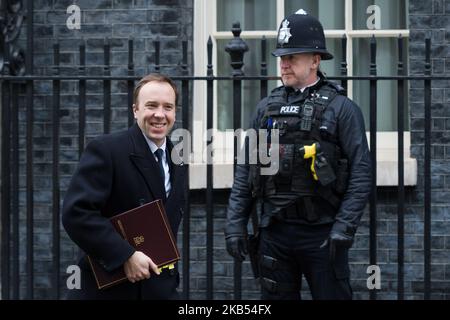 Der Minister für Gesundheit und Soziales, Matt Hancock, verlässt das Land nach einer Kabinettssitzung in der Downing Street 10 im Zentrum von London, Großbritannien, am 29. Januar 2019. Heute werden die Abgeordneten über Theresa Mays „Plan B“ zum Brexit diskutieren und über eine Reihe von Änderungsanträgen abstimmen, die dazu führen könnten, den Brexit durch die Verlängerung von Artikel 50 oder die Änderung des umstrittenen irischen Grenzschutzabkommens über das EU-Austrittsabkommen zu verzögern. (Foto von Wiktor Szymanowicz/NurPhoto) Stockfoto