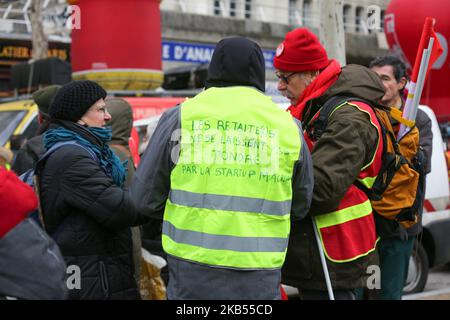 Rentner marschieren während einer Kundgebung am 31. Januar 2019 in Paris, als Teil eines landesweiten Tages von Demonstrationen gegen Kürzungen ihrer Renten aufgrund von Regierungsreformen. (Foto von Michel Stoupak/NurPhoto) Stockfoto