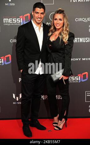 Luis Suarez und Sofia Balbi während der Präsentation der vom Cirque du Soleil inspirierten Show im Camp Nou, die von Leo Messi, Messi10 vom Cirque du Soleil, inspiriert wurde und am 10. Oktober 2019 in Barcelona, Spanien, am 31. Januar 2019 uraufgeführt wird. (Foto von Urbanandsport/NurPhoto) Stockfoto