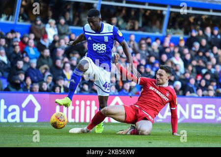 Matthew Cash (14) aus Nottingham Forest stellt sich am Samstag, den 2. Februar 2019, beim Sky Bet Championship-Spiel zwischen Birmingham City und Nottingham Forest in St. Andrews in Birmingham, Großbritannien, gegen den Birmingham City Defender Wes Harding (45). (Foto von MI News/NurPhoto) Stockfoto