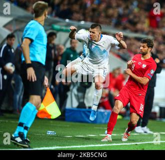 Roman Bezjak (SLO), Bartosz Bereszynski (POL) während der UEFA Euro 2020-Qualifikation zwischen Slowenien und Polen am 6. September 2019 im Stadion Stozice in Ljubljana, Slowenien. (Foto von Foto Olimpik/NurPhoto) Stockfoto