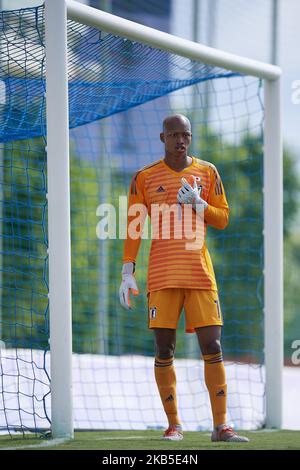 Leobrian Kokubo aus Japan gibt während des internationalen Freundschaftsspiel zwischen U19 Spanien und U19 Japan in der Pinatar Arena am 5. September 2019 in San Pedro del Pinatar, Spanien, Anweisungen. (Foto von Jose Breton/Pics Action/NurPhoto) Stockfoto