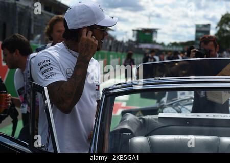 Der englische fünfmal-Weltmeister Lewis Hamilton vom deutschen Team Mercedes-AMG Petronas Motosport fährt mit seinem einsitzigen Mercedes W10, während der Ausgabe 90. des italienischen GP, 16. Etappe der Formel-1-Weltmeisterschaft, auf dem Monza Eni Circuit (Autodromo Nazionale di Monza), Italien (Foto: Andrea Diodato/NurPhoto) Stockfoto