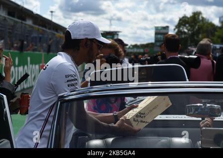 Der englische fünfmal-Weltmeister Lewis Hamilton vom deutschen Team Mercedes-AMG Petronas Motosport fährt mit seinem einsitzigen Mercedes W10, während der Ausgabe 90. des italienischen GP, 16. Etappe der Formel-1-Weltmeisterschaft, auf dem Monza Eni Circuit (Autodromo Nazionale di Monza), Italien (Foto: Andrea Diodato/NurPhoto) Stockfoto