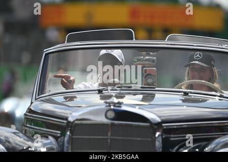 Der englische fünfmal-Weltmeister Lewis Hamilton vom deutschen Team Mercedes-AMG Petronas Motosport fährt mit seinem einsitzigen Mercedes W10, während der Ausgabe 90. des italienischen GP, 16. Etappe der Formel-1-Weltmeisterschaft, auf dem Monza Eni Circuit (Autodromo Nazionale di Monza), Italien (Foto: Andrea Diodato/NurPhoto) Stockfoto