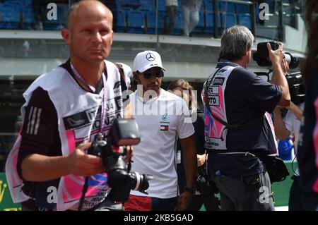 Der englische fünfmal-Weltmeister Lewis Hamilton vom deutschen Team Mercedes-AMG Petronas Motosport fährt mit seinem einsitzigen Mercedes W10, während der Ausgabe 90. des italienischen GP, 16. Etappe der Formel-1-Weltmeisterschaft, auf dem Monza Eni Circuit (Autodromo Nazionale di Monza), Italien (Foto: Andrea Diodato/NurPhoto) Stockfoto