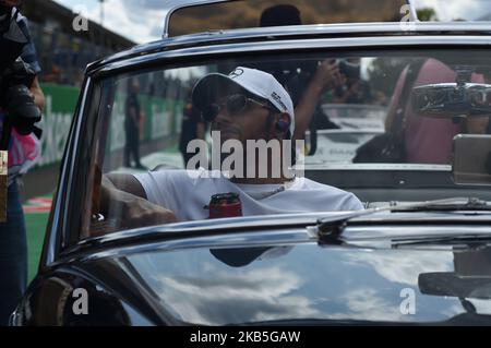 Der englische fünfmal-Weltmeister Lewis Hamilton vom deutschen Team Mercedes-AMG Petronas Motosport fährt mit seinem einsitzigen Mercedes W10, während der Ausgabe 90. des italienischen GP, 16. Etappe der Formel-1-Weltmeisterschaft, auf dem Monza Eni Circuit (Autodromo Nazionale di Monza), Italien (Foto: Andrea Diodato/NurPhoto) Stockfoto