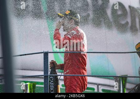 Monegassischer Fahrer Charles Leclerc vom italienischen Team Scuderia Ferrari Mission winnow, während der Siegerehrung der italienischen GP-Ausgabe 90., der 16.. Etappe der Formel-1-Weltmeisterschaft, auf dem Kurs von Monza Eni (Autodromo Nazionale di Monza), Italien (Foto: Andrea Diodato/NurPhoto) Stockfoto