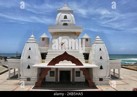 Gandhi Mandapam befindet sich in Kanyakumari, Tamil Nadu, Indien. Das 1956 erbaute Gandhi Mandapam (Gandhi-Denkmal) in Kanyakumari befindet sich an dem Ort, an dem Gandhis Asche aufbewahrt wurde, bevor sie ins Meer verstreut wurde, und weist einzigartige architektonische Details auf, um das Leben des geliebten Führers zu ehren. (Foto von Creative Touch Imaging Ltd./NurPhoto) Stockfoto