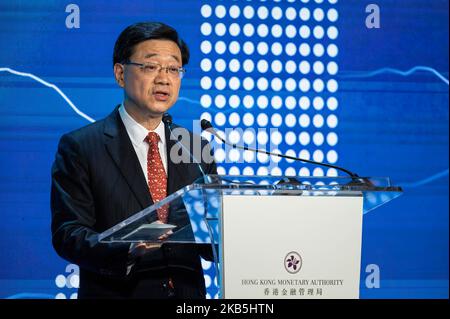 Hongkong, China. 02.. November 2022. John Lee Ka-chiu, Chief Executive von Hongkong, spricht während des Global Financial Leaders Investment Summit in Hongkong. Kredit: SOPA Images Limited/Alamy Live Nachrichten Stockfoto