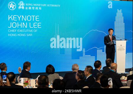 Hongkong, China. 02.. November 2022. John Lee Ka-chiu, Chief Executive von Hongkong, spricht während des Global Financial Leaders Investment Summit in Hongkong. Kredit: SOPA Images Limited/Alamy Live Nachrichten Stockfoto