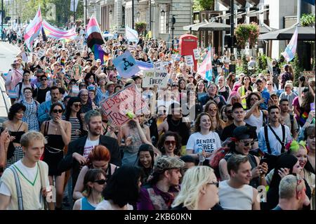 Tausende Transgender-Menschen und ihre Unterstützer nehmen am 14. September 2019 in London, England, an dem ersten trans Pride-marsch durch die Straßen der britischen Hauptstadt Teil. (Foto von Wiktor Szymanowicz/NurPhoto) Stockfoto