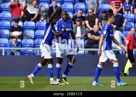 Oldham's Christopher Missilou feiert die Eröffnung des Scoring während des Sky Bet League 2 Spiels zwischen Oldham Athletic und Grimsby Town im Boundary Park, Oldham am Samstag, 14.. September 2019. (Foto von Eddie Garvey/MI News/NurPhoto) Stockfoto