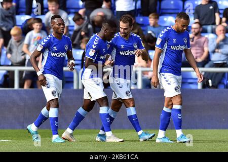 Oldham's Christopher Missilou feiert die Eröffnung des Scoring während des Sky Bet League 2 Spiels zwischen Oldham Athletic und Grimsby Town im Boundary Park, Oldham am Samstag, 14.. September 2019. (Foto von Eddie Garvey/MI News/NurPhoto) Stockfoto