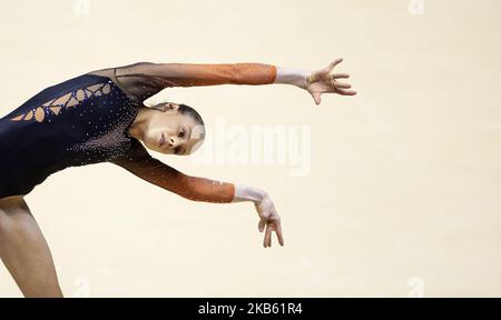 LIVERPOOL - Naomi Visser während des Allround-Finales der Frauen bei den Weltmeisterschaften der Gymnastik in Liverpool. ANP IRIS VAN DEN BROEK Stockfoto