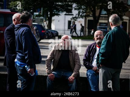 Blackburn Rovers Fans warten am 14. September vor dem Stadion von Blackburn Rover im Ewood Park in England. (Foto von Giannis Alexopoulos/NurPhoto) Stockfoto