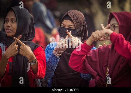 Am 15. September 2019 nehmen zahlreiche Teilnehmer mit Behinderungen am Dancing on the Street in Semarang, Zentraljava, Indonesien, Teil. Die Veranstaltung wurde durchgeführt, um das Verständnis von Behindertenfragen zu fördern und Unterstützung für die würde, Rechte und das Wohlergehen von Menschen mit Behinderungen zu mobilisieren. (Foto von WF Sihardian/NurPhoto) Stockfoto