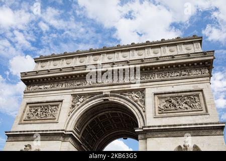 Paris, Frankreich, 31. August 2019. Ein Blick auf den Triumphbogen bei gutem Wetter. (Foto von Emeric Fohlen/NurPhoto) Stockfoto