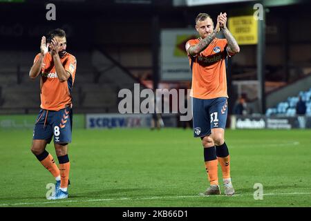 Oldham Filipe Morais und David Wheater nach dem Sky Bet League 2-Spiel zwischen Scunthorpe United und Oldham Athletic am Dienstag, den 17.. September 2019, im Glanford Park, Scunthorpe. (Foto von Eddie Garvey/MI News/NurPhoto) Stockfoto