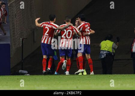 Die Spieler von Atletico de Madrid feiern das Tor während des UEFA Champions League-Spiels zwischen Atletico de Madrid und Juventus im Wanda Metropolitano Stadium in Madrid, Spanien. 18. September 2019. (Foto von A. Ware/NurPhoto) Stockfoto