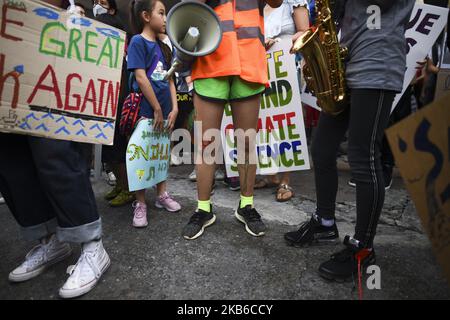 Umweltaktivisten nehmen am Global Strike 4 Climate Event in Bangkok, Thailand, am 20. September 2019 Teil. (Foto von Anusak Laowias/NurPhoto) Stockfoto