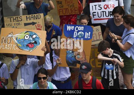 Umweltaktivisten nehmen am Global Strike 4 Climate Event in Bangkok, Thailand, am 20. September 2019 Teil. (Foto von Anusak Laowias/NurPhoto) Stockfoto