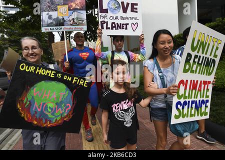 Umweltaktivisten nehmen am Global Strike 4 Climate Event in Bangkok, Thailand, am 20. September 2019 Teil. (Foto von Anusak Laowias/NurPhoto) Stockfoto