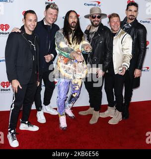 LAS VEGAS, NEVADA, USA - 20. SEPTEMBER 2019 2019: Howie Dorough, Nick Carter, Steve Aoki, AJ McLean, Brian Littrell und Kevin Richardson von Backstreet Boys kommen zum iHeartRadio Music Festival - Night 1, das am 20. September in Las Vegas, Nevada, USA, in der T-Mobile Arena stattfindet. (Foto von David Acosta/Image Press Agency/NurPhoto) Stockfoto