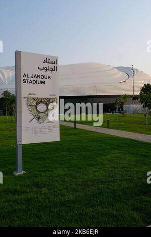 Die Außenfassade des neu eröffneten Al Janoub Stadions vor Al Sadd V Umm Salal in der QNB Stars League am 20 2019. September in Al Wakrah, Katar. Es ist das erste eigens errichtete Stadion, das für die Weltmeisterschaft 2022 in Katar fertiggestellt wird. (Foto von Simon Holmes/NurPhoto) Stockfoto