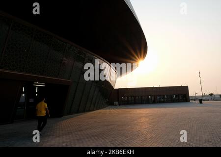 Die Außenfassade des neu eröffneten Al Janoub Stadions vor Al Sadd V Umm Salal in der QNB Stars League am 20 2019. September in Al Wakrah, Katar. Es ist das erste eigens errichtete Stadion, das für die Weltmeisterschaft 2022 in Katar fertiggestellt wird. (Foto von Simon Holmes/NurPhoto) Stockfoto