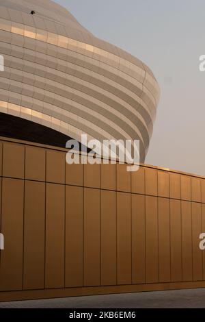 Die Außenfassade des neu eröffneten Al Janoub Stadions vor Al Sadd V Umm Salal in der QNB Stars League am 20 2019. September in Al Wakrah, Katar. Es ist das erste eigens errichtete Stadion, das für die Weltmeisterschaft 2022 in Katar fertiggestellt wird. (Foto von Simon Holmes/NurPhoto) Stockfoto