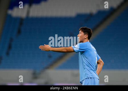 Jung Woo-Young orchestriert seine Teamkollegen für einen Freistoß während Al Sadd gegen Umm Salal in der QNB Stars League am 20 2019. September im Al Janoub Stadium, Katar. (Foto von Simon Holmes/NurPhoto) Stockfoto