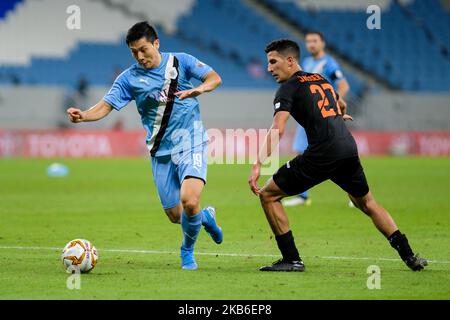 Nam Tae-hee setzt sich während Al Sadd gegen Umm Salal in der QNB Stars League am 20 2019. September im Al Janoub Stadium, Katar, durch. (Foto von Simon Holmes/NurPhoto) Stockfoto