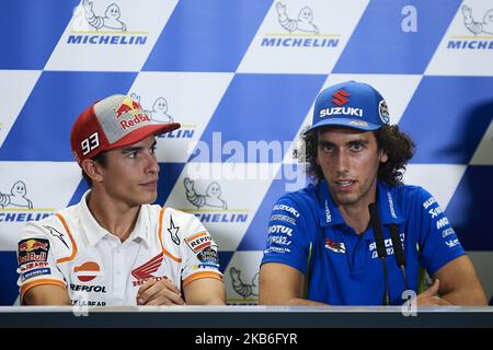 Marc Marquez (93) aus Spanien und Repsol Honda Team sowie Alex Rins (42) aus Spanien und Team Suzuki Ecstar während der Pressekonferenz vor dem Gran Premio Michellin de Aragon der Weltmeisterschaft der MotoGP auf dem Motorland Aragon Circuit am 19. September 2019 in Alcaniz, Spanien. (Foto von Jose Breton/Pics Action/NurPhoto) Stockfoto