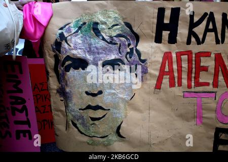 Protestkundgebung von LGBTQ-Mitgliedern und anderen Aktivisten ein Jahr nach der Tötung des schwulen Aktivisten Zak Kostopoulos am 21. September 2019 in Athen, Griechenland. ZAK Kostopoulos wurde am 21. September 2018 von dem Besitzer eines Juweliershodens und einem Passagier während eines Raubversuchs im Stadtzentrum von Athen zu Tode gelyncht. Amnesty International forderte eine transparente Untersuchung. (Foto von Giorgos Georgiou/NurPhoto) Stockfoto
