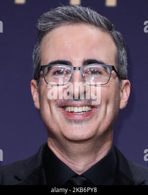 LOS ANGELES, KALIFORNIEN, USA - 22. SEPTEMBER: John Oliver posiert im Pressesaal bei den Annual Primetime Emmy Awards 71. im Microsoft Theater L.A. Live am 22. September 2019 in Los Angeles, California, USA. (Foto von Xavier Collin/Image Press Agency/NurPhoto) Stockfoto